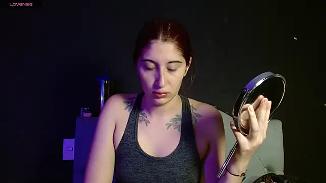 Red-moon1 online show from January 7, 2026, 4:48 am