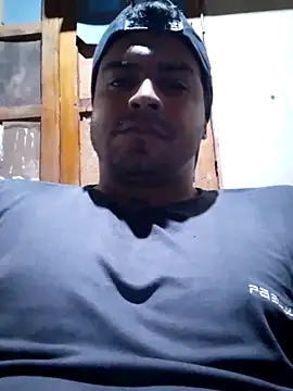 Snapshot of Evandro-Bahia chatting on October 13, 2025, 9:37 pm Evandro-Bahia online show from October 13, 2025, 9:37 pm