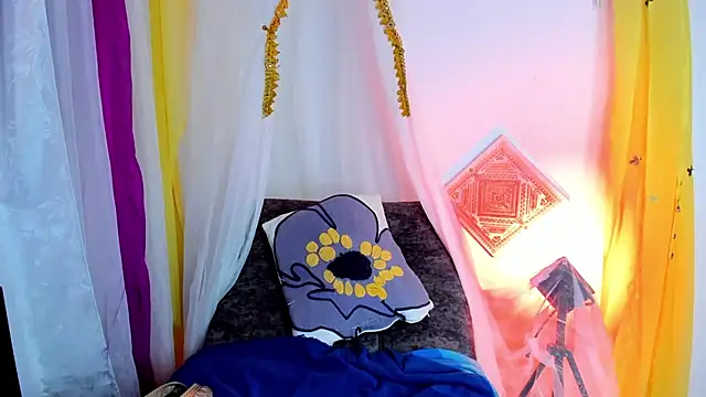 sophiaamethystt online show from November 13, 2025, 4:39 pm