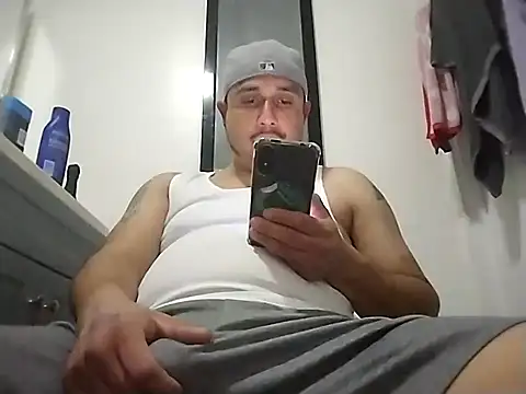Snapshot of thickcocklatino chatting on January 16, 2025, 1:04 pm thickcocklatino online show from January 16, 2025, 1:04 pm