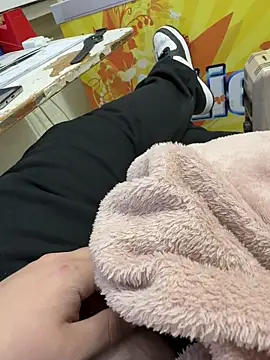 buri232 online show from March 4, 2025, 5:24 pm