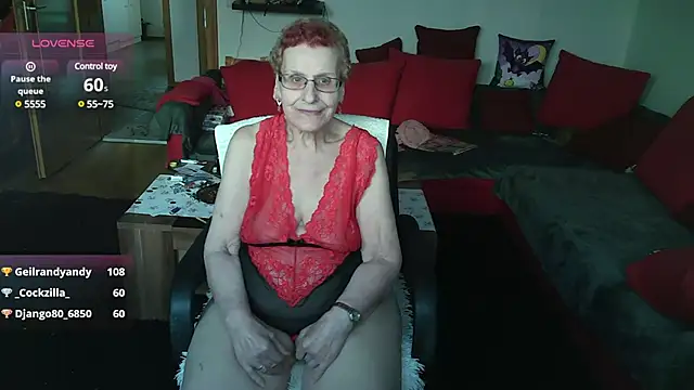 HeisseomaOriginal online show from December 23, 2024, 2:28 pm