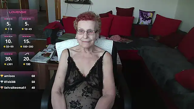 HeisseomaOriginal online show from December 27, 2024, 11:17 am