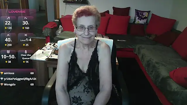 HeisseomaOriginal online show from December 29, 2024, 11:29 am
