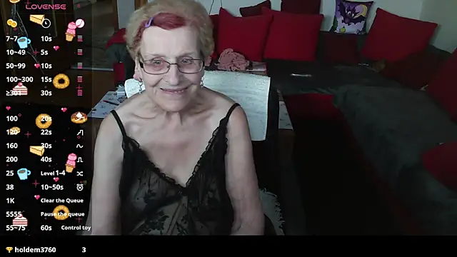 HeisseomaOriginal online show from January 3, 2025, 11:25 am