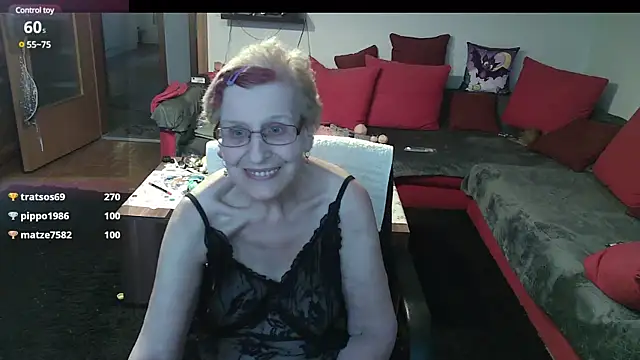 HeisseomaOriginal online show from January 5, 2025, 2:41 pm