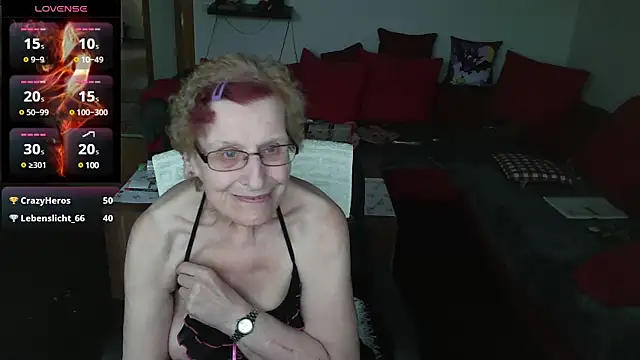 HeisseomaOriginal online show from February 24, 2025, 2:37 pm