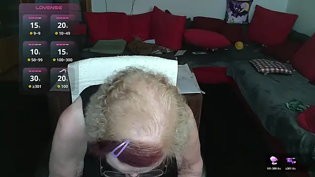 HeisseomaOriginal online show from November 6, 2025, 8:26 am