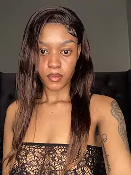 JuicyBooty001 online show from February 12, 2026, 10:27 pm