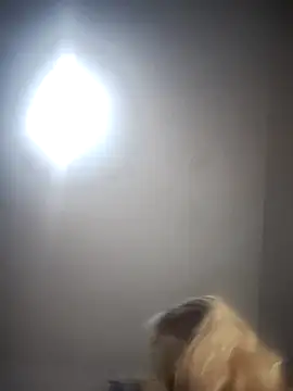 karlaalva online show from October 1, 2025, 6:08 am