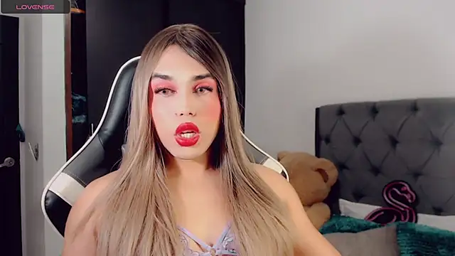 Snapshot of BIGCOCKMIA chatting on March 10, 2025, 7:40 pm BIGCOCKMIA online show from March 10, 2025, 7:40 pm