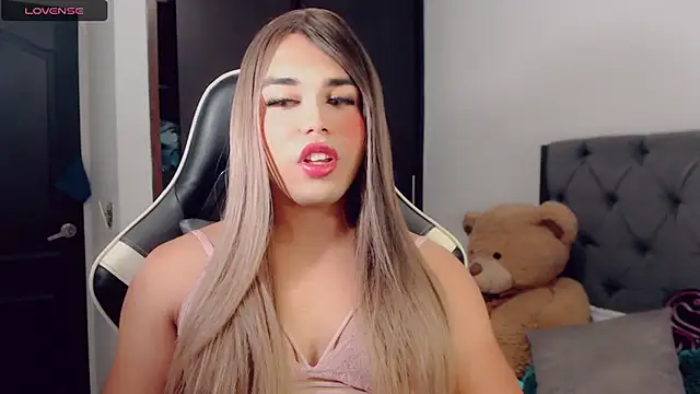 Snapshot of BIGCOCKMIA chatting on March 19, 2025, 12:45 pm BIGCOCKMIA online show from March 19, 2025, 12:45 pm