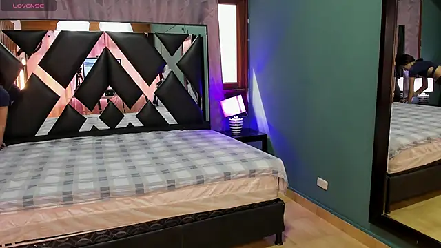 Snapshot of Linda4Petite chatting on December 1, 2024, 6:08 pm Linda4Petite online show from December 1, 2024, 6:08 pm