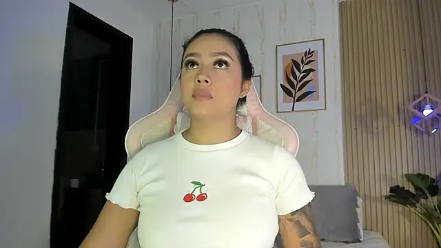 Snapshot of CameronCollins_ chatting on October 6, 2025, 7:44 pm CameronCollins online show from October 6, 2025, 7:44 pm