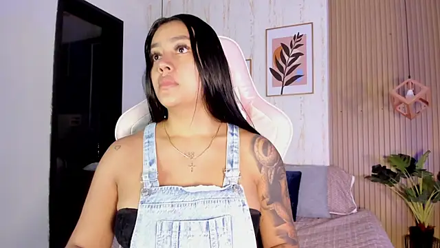 Snapshot of CameronCollins_ chatting on October 13, 2025, 7:36 pm CameronCollins online show from October 13, 2025, 7:36 pm