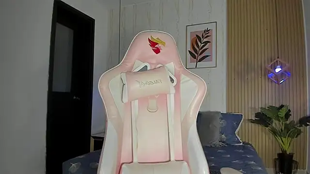 Snapshot of CameronCollins_ chatting on October 20, 2025, 7:47 pm CameronCollins online show from October 20, 2025, 7:47 pm