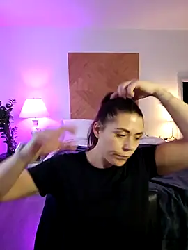 Ellie-L-Elizabeth online show from November 20, 2025, 5:12 pm