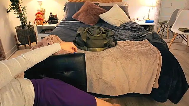 Ellie-L-Elizabeth online show from November 28, 2025, 3:36 pm