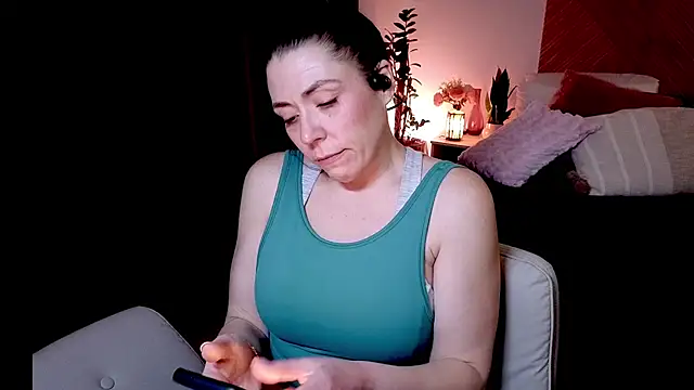 Ellie-L-Elizabeth online show from May 3, 2026, 3:01 am