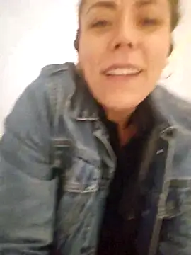 Ellie-L-Elizabeth online show from May 10, 2026, 3:01 am