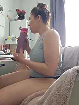 Ellie-L-Elizabeth online show from June 3, 2026, 2:33 pm