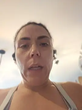 Ellie-L-Elizabeth online show from June 9, 2026, 6:08 pm
