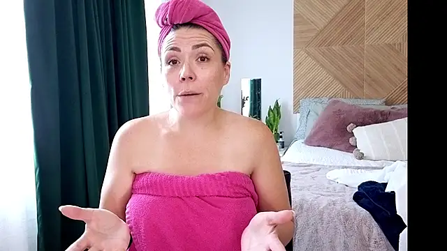 Ellie-L-Elizabeth online show from August 2, 2026, 2:15 pm