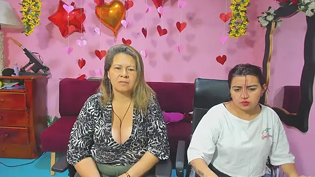 lesbiancuple online show from February 13, 2026, 1:18 pm