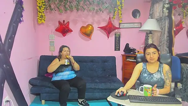 lesbiancuple online show from March 23, 2026, 12:42 pm