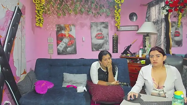 lesbiancuple online show from April 28, 2026, 12:10 pm