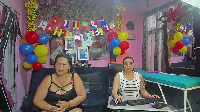 lesbiancuple online show from June 21, 2026, 12:52 pm