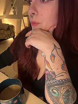 LunaMoongirl online show from February 8, 2026, 7:28 pm