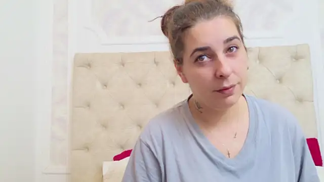 KarinaNoir online show from December 22, 2024, 5:01 am