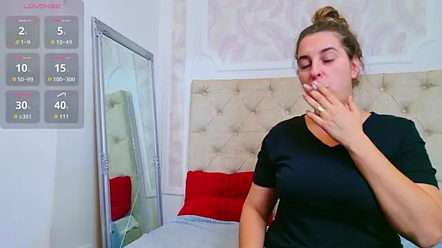 KarinaNoir online show from September 24, 2025, 4:27 am