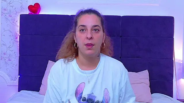 Snapshot of KarinaNoir chatting on July 13, 2026, 3:53 am KarinaNoir online show from July 13, 2026, 3:53 am