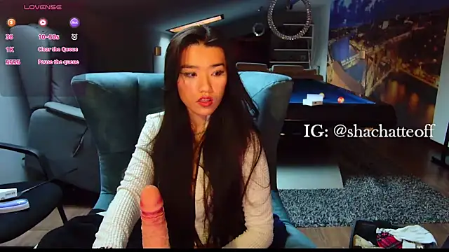 shachatteof online show from November 17, 2025, 9:48 am