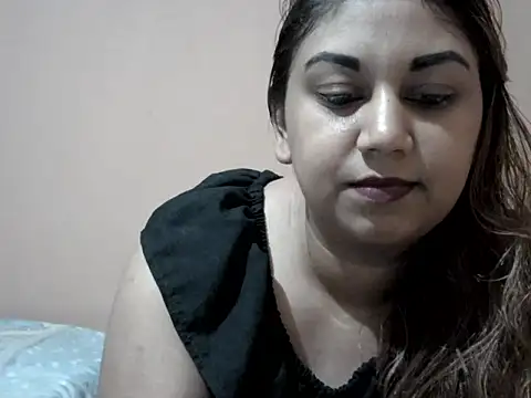 bellachow10 online show from November 29, 2025, 8:12 pm