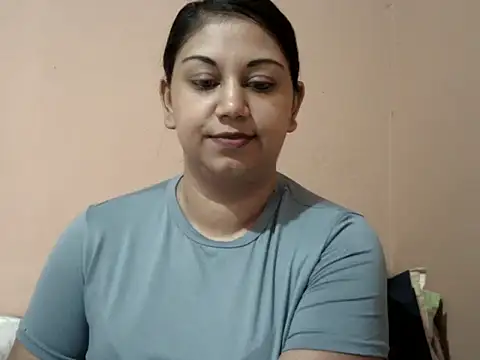 bellachow10 online show from February 3, 2026, 6:22 am