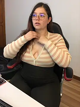 kayortiiz online show from April 22, 2026, 11:17 pm