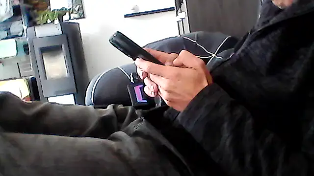 mickzizi online show from September 22, 2025, 11:23 am