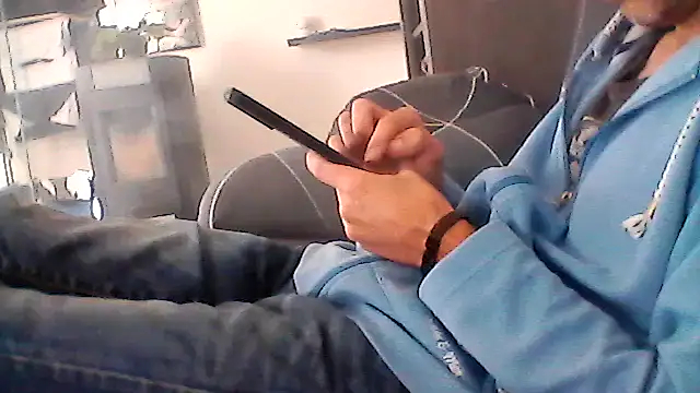 mickzizi online show from October 9, 2025, 10:13 am