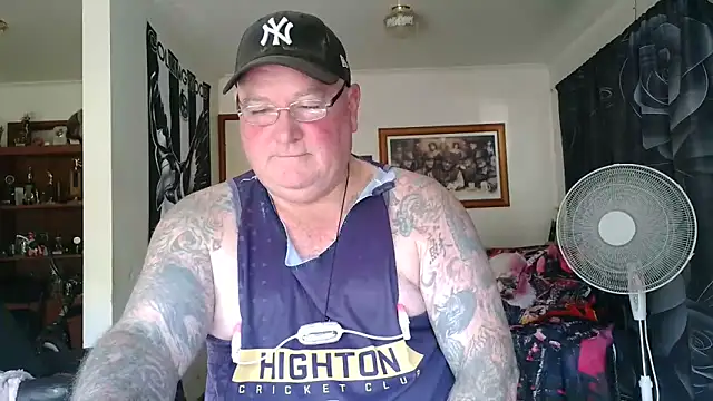 HOTANAL online show from May 4, 2026, 3:24 am
