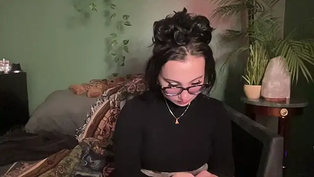 Snapshot of sweetandwet_daddy chatting on October 2, 2025, 12:01 pm sweetandwet daddy online show from October 2, 2025, 12:01 pm