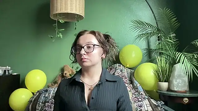 Snapshot of sweetandwet_daddy chatting on October 15, 2025, 10:43 pm sweetandwet daddy online show from October 15, 2025, 10:43 pm