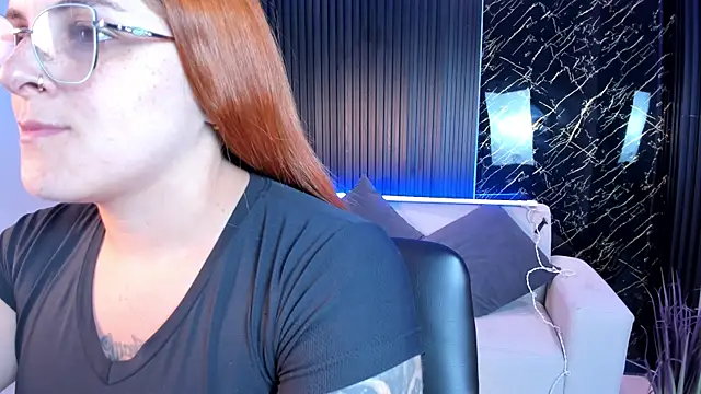 kimbrownn online show from November 26, 2025, 12:17 pm