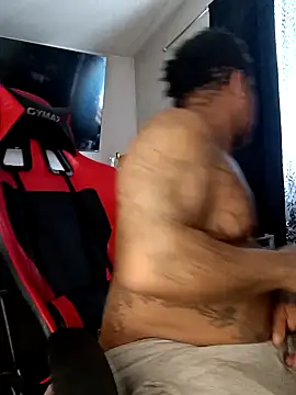 yellowwetfox online show from December 22, 2024, 7:52 pm