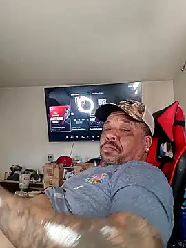 yellowwetfox online show from March 2, 2025, 9:11 pm