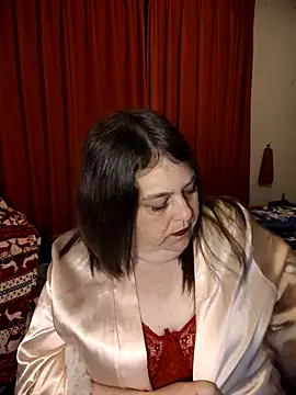 HouseWifeWhore Milf online show from May 1, 2026, 11:09 pm