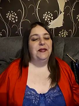 HouseWifeWhore Milf online show from May 7, 2026, 10:37 pm