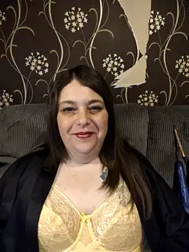 HouseWifeWhore Milf online show from May 12, 2026, 9:34 pm